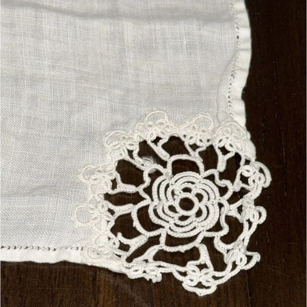 Set Of 3 Vintage Antique Embroidered Tea Guest Towel & 2 Vintage Handkerchiefs